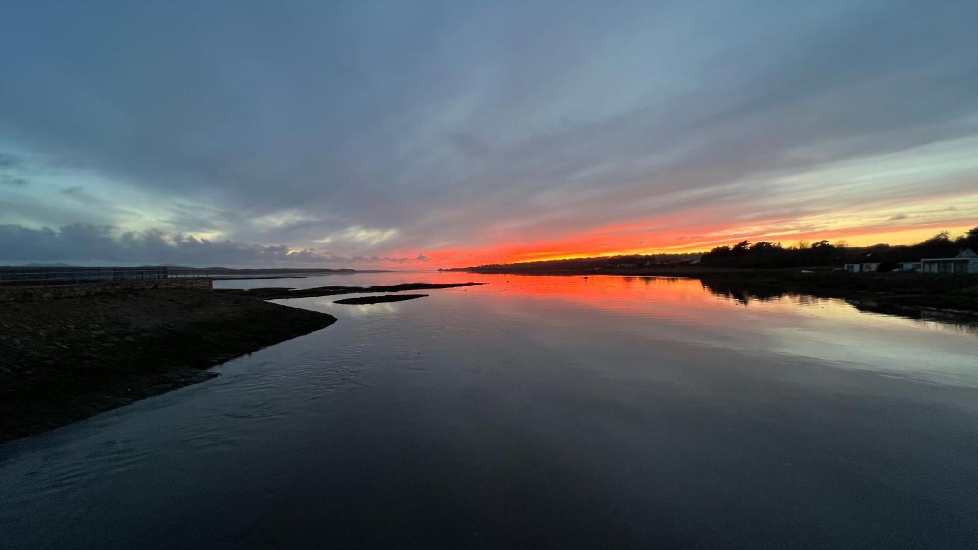 Llanw Malltraeth - Malltraeth Tides Llangadwaladr  Exteriör bild